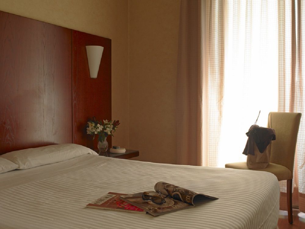Hotel Arosa Madrid Szoba fotó