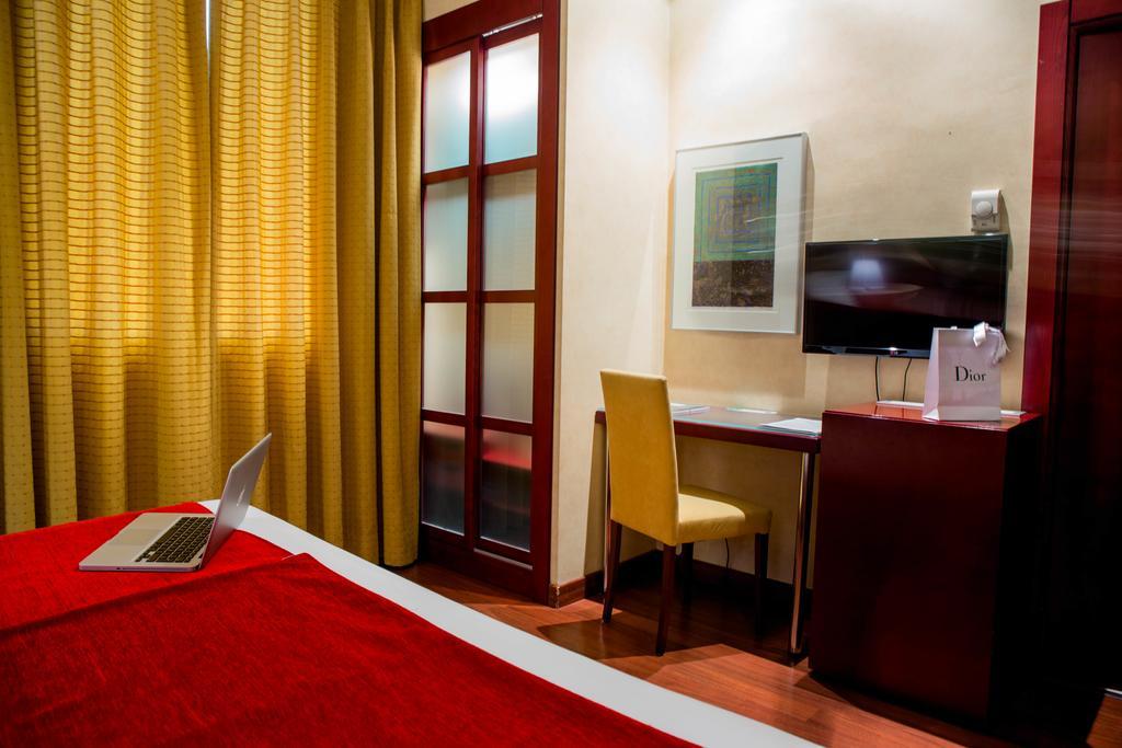 Hotel Arosa Madrid Szoba fotó